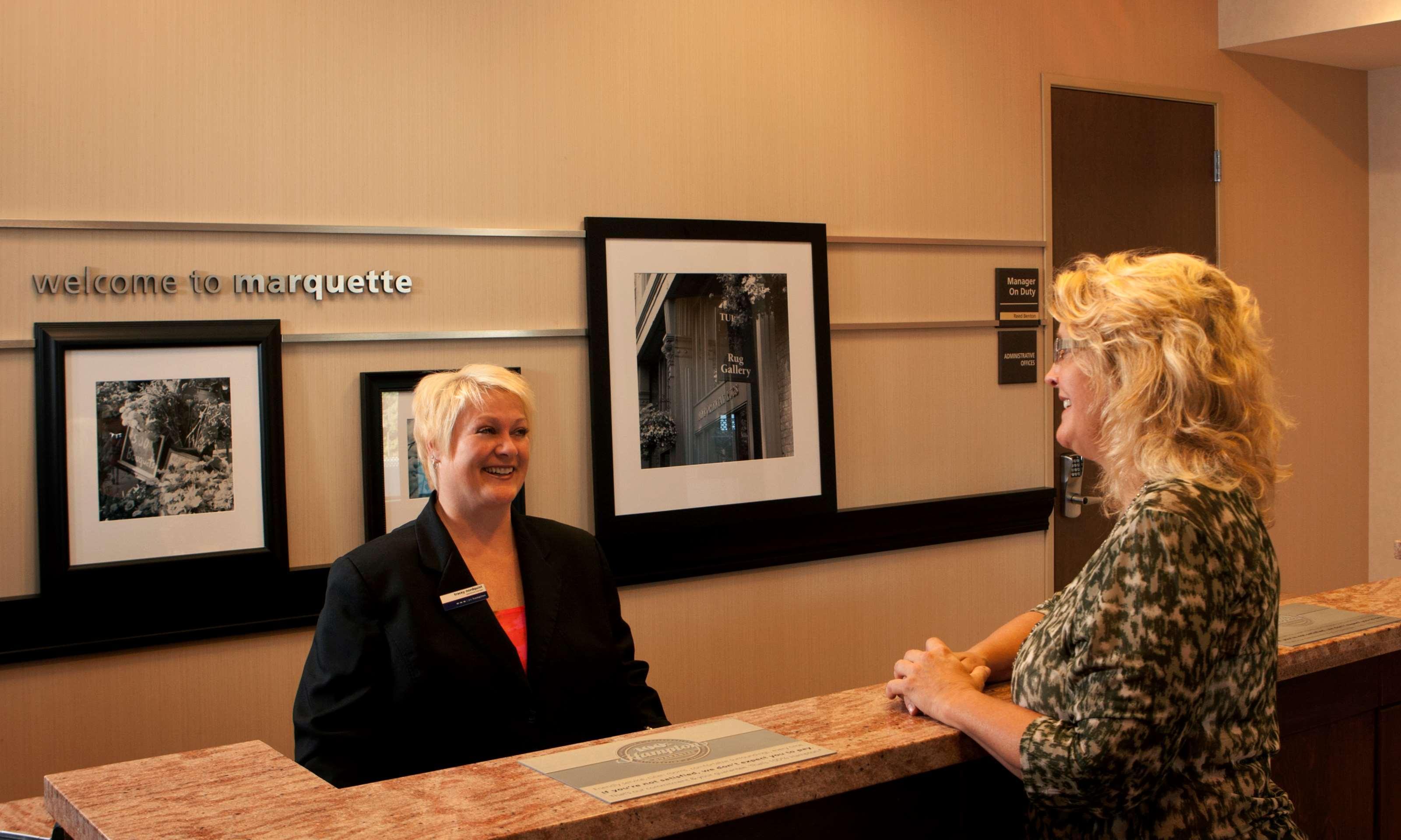 Hampton Inn Marquette-Waterfront Exterior foto
